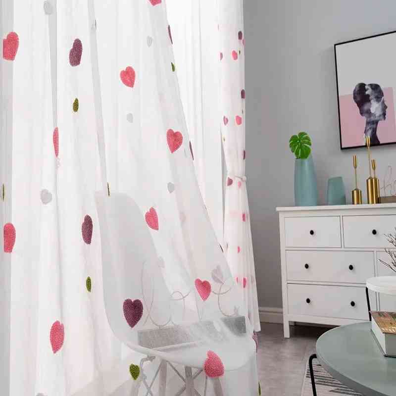 Rideau de chambre pour petite fille