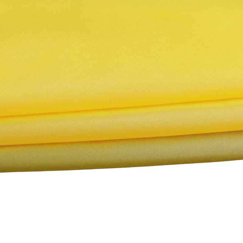 Voilage jaune pour une déco lumineuse