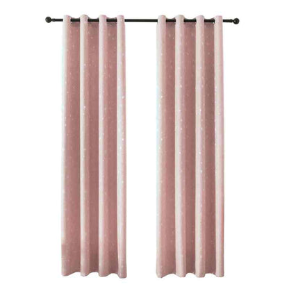 Double rideau en rose poudré.