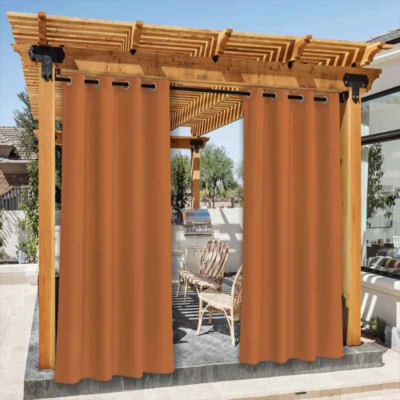 Rideau pour terrasse en plein air.