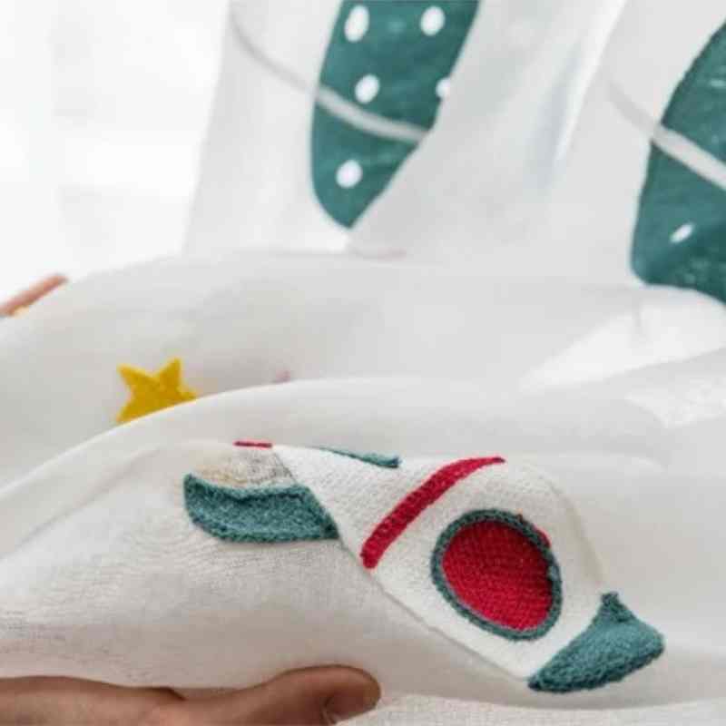 Rideaux bébé doux et chaleureux