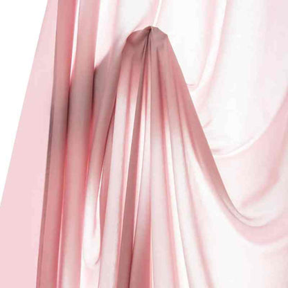 Voilage élégant à oeillets