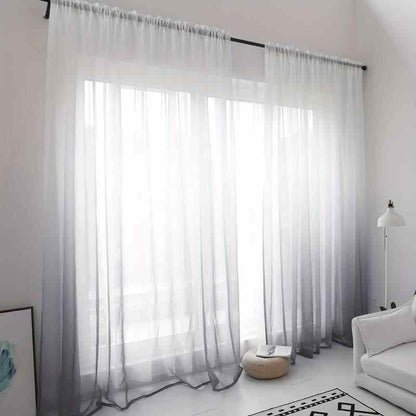 Voilage élégant gris et blanc.